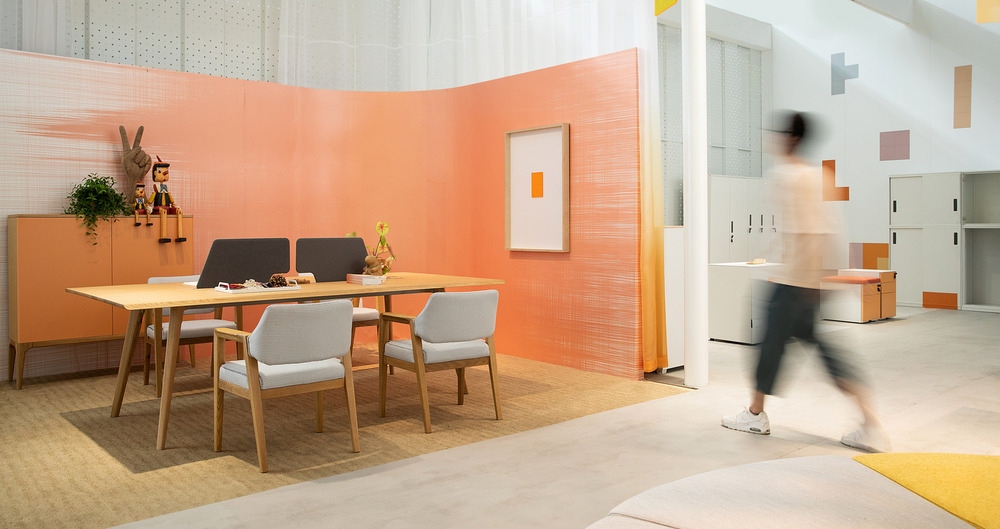 orange office design
